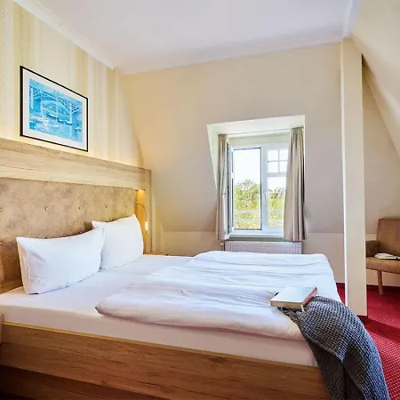 Strandhotel Garni Kormoran Цинновиц