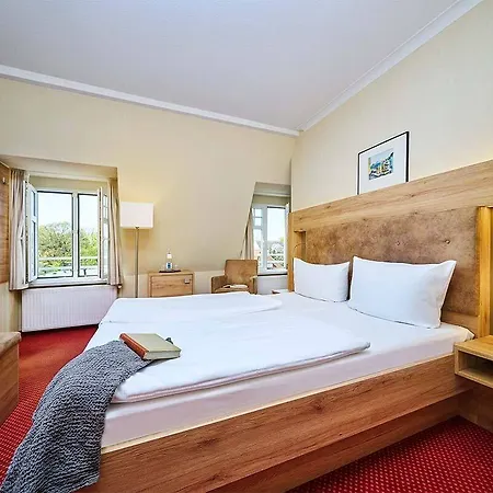 Couette-café Strandhotel Garni Kormoran 3*