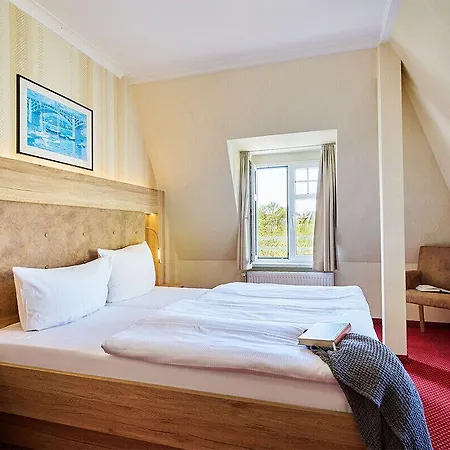 Couette-café Strandhotel Garni Kormoran 3*