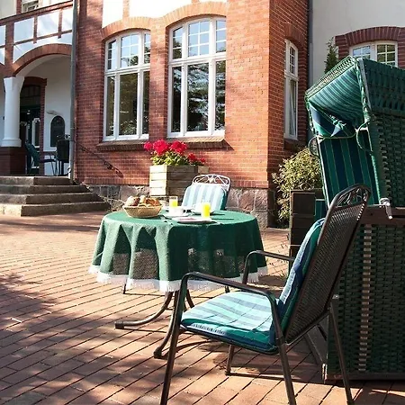 Couette-café Strandhotel Garni Kormoran 3*